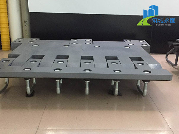 梳齿板型伸缩装置图片4